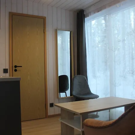 Minimaja Ja Saunamaja Vaatega Maennimetsale Syytme Exterior photo