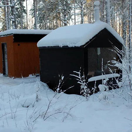 Minimaja Ja Saunamaja Vaatega Maennimetsale Syytme Exterior photo
