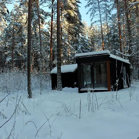 Minimaja Ja Saunamaja Vaatega Maennimetsale Syytme Exterior photo